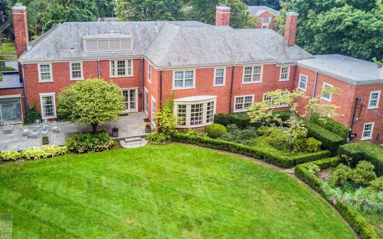 168 Stephens Road Grosse Pointe, MI 48236 - Photo 6 of 49 31334870-5.JPG