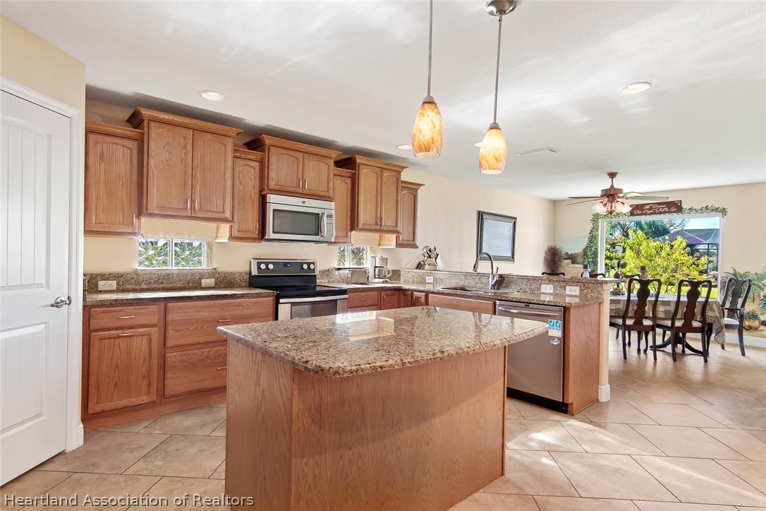 543 Spring Boulevard Sebring, FL 33876 - Photo 2 of 34 Gallery Image 2