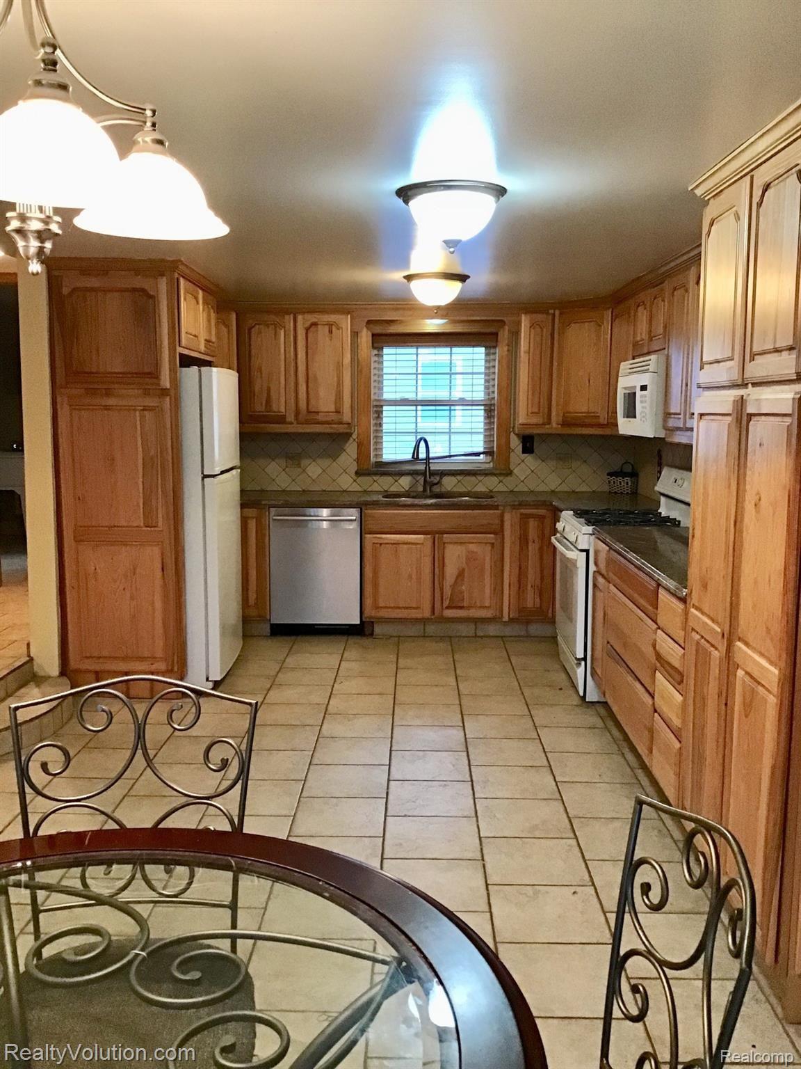 3780 Hunt Road Lapeer, MI 48446 - Photo 8 of 29 911652EA-800F-444D-84D8-4FA49D829E88.jpeg