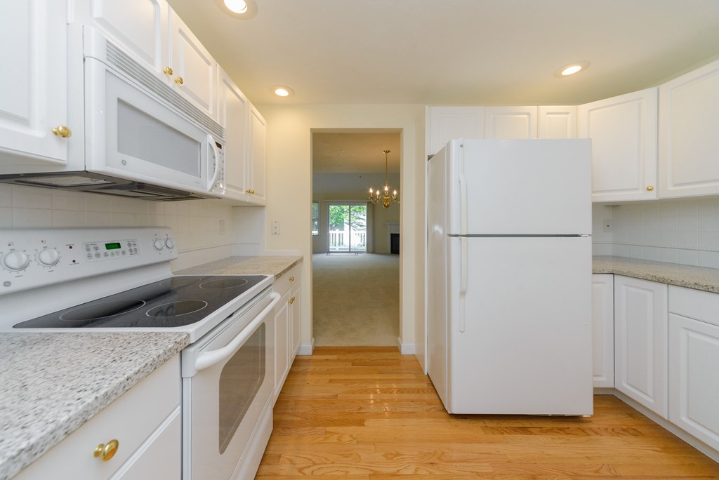 29 Whispering Brook Road, Unit 29 Marlborough, MA 01752 - Photo 3 of 28