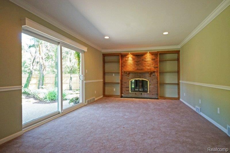 21473 River Road Grosse Pointe, MI 48236 - Photo 10 of 26 DSC02455.JPG