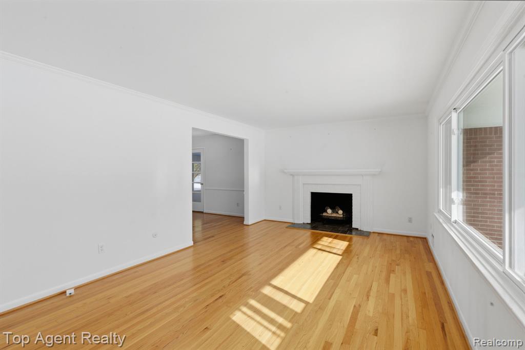 32306 Baintree Road Farmington Hills, MI 48334 - Photo 7 of 42