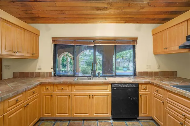 $5,995 | 1721 Northwest 96th Avenue, Plantation, FL 33322