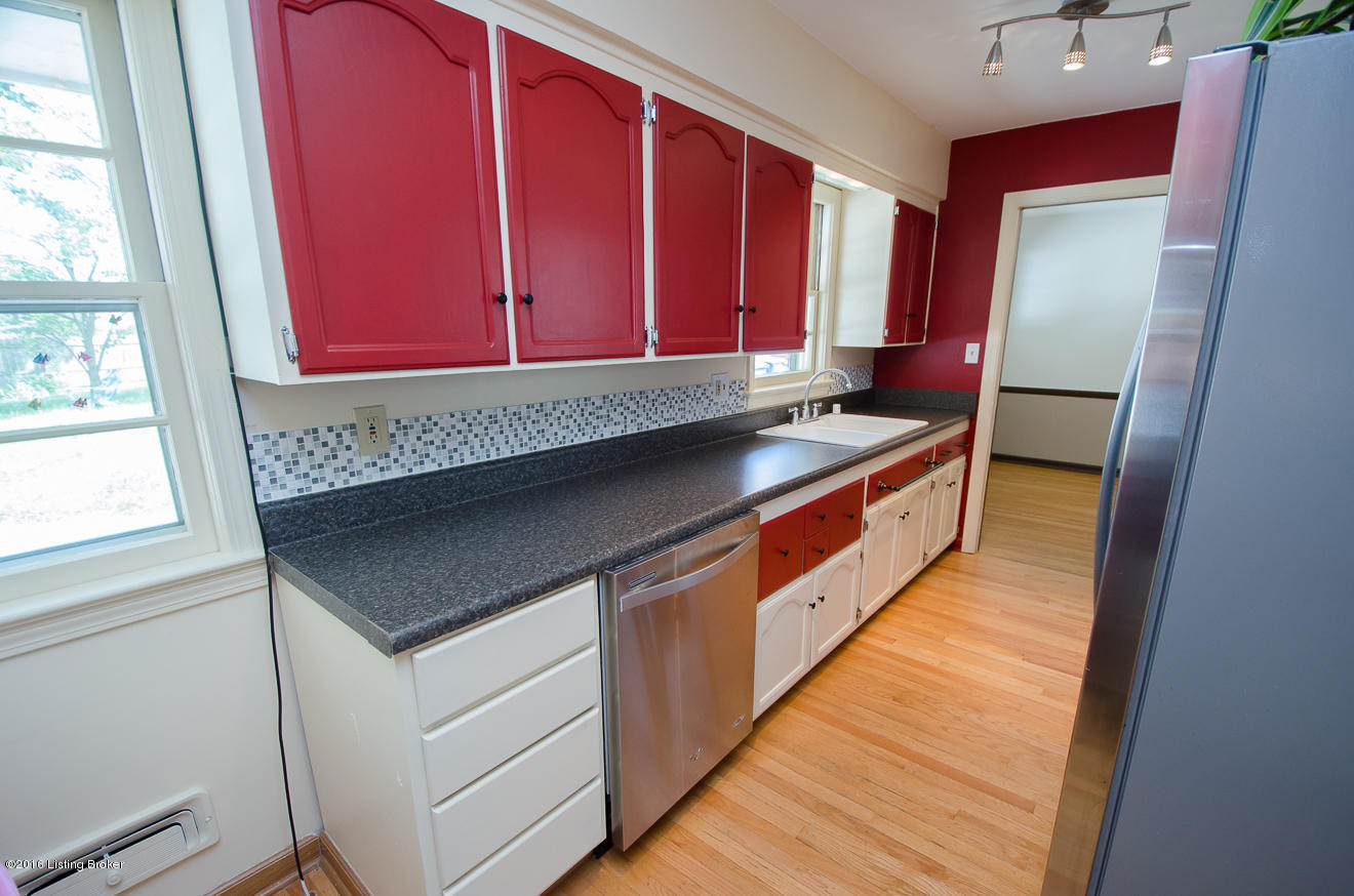 4247 Middlebrook Road Louisville, KY 40207 - Photo 13 of 49 Kitchen.