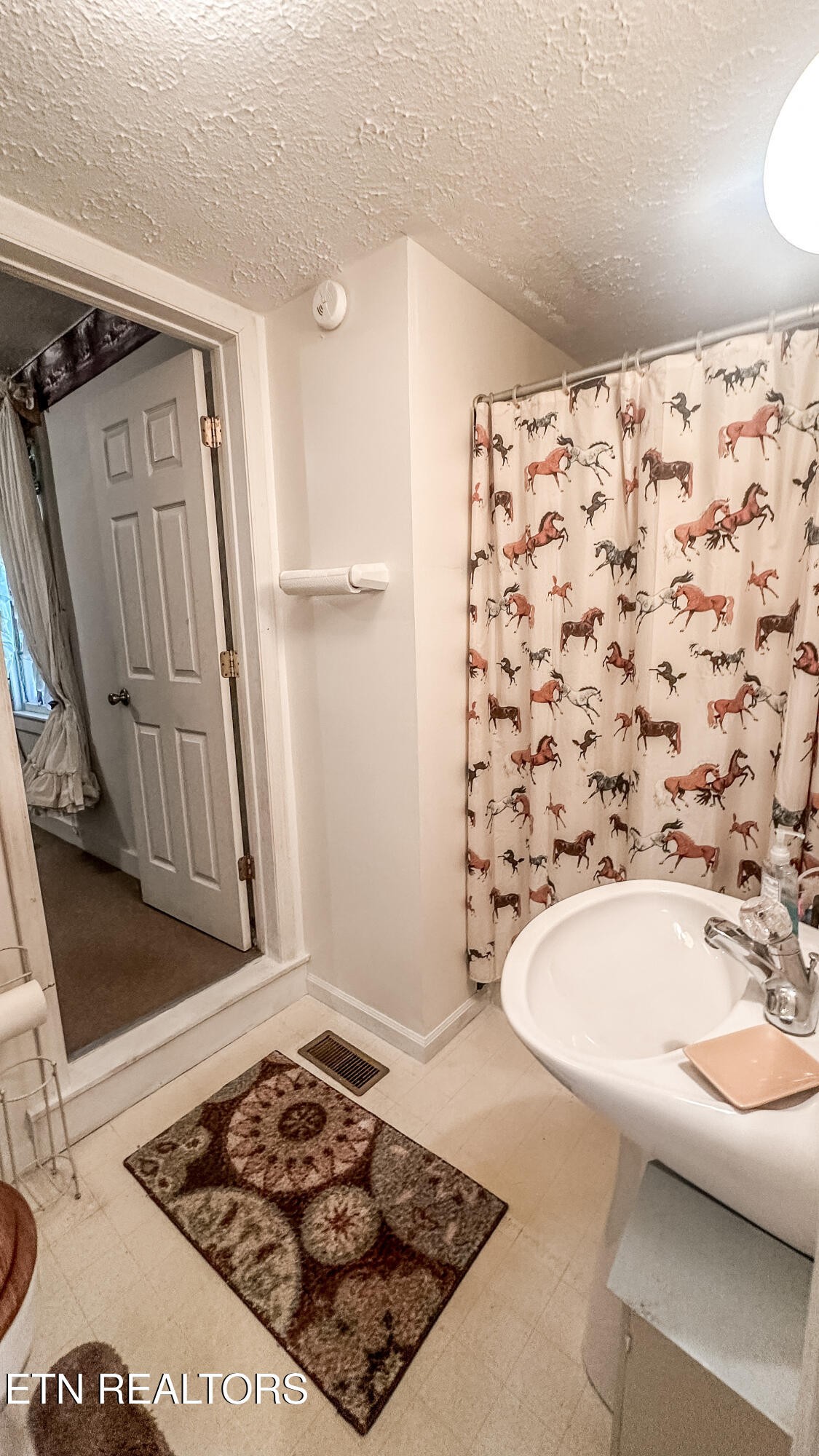 272 Keeble Road Maryville, TN 37804 - Photo 13 of 39 Gallery Image 13