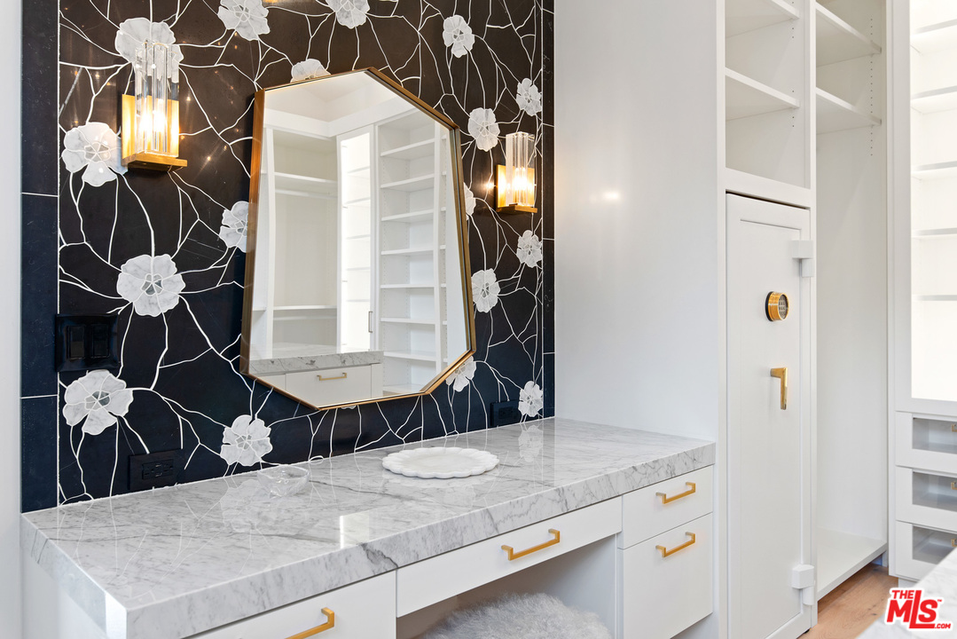 6530 Zuma View Place Malibu, CA 90265 - Photo 13 of 31 a view of a kitchen area