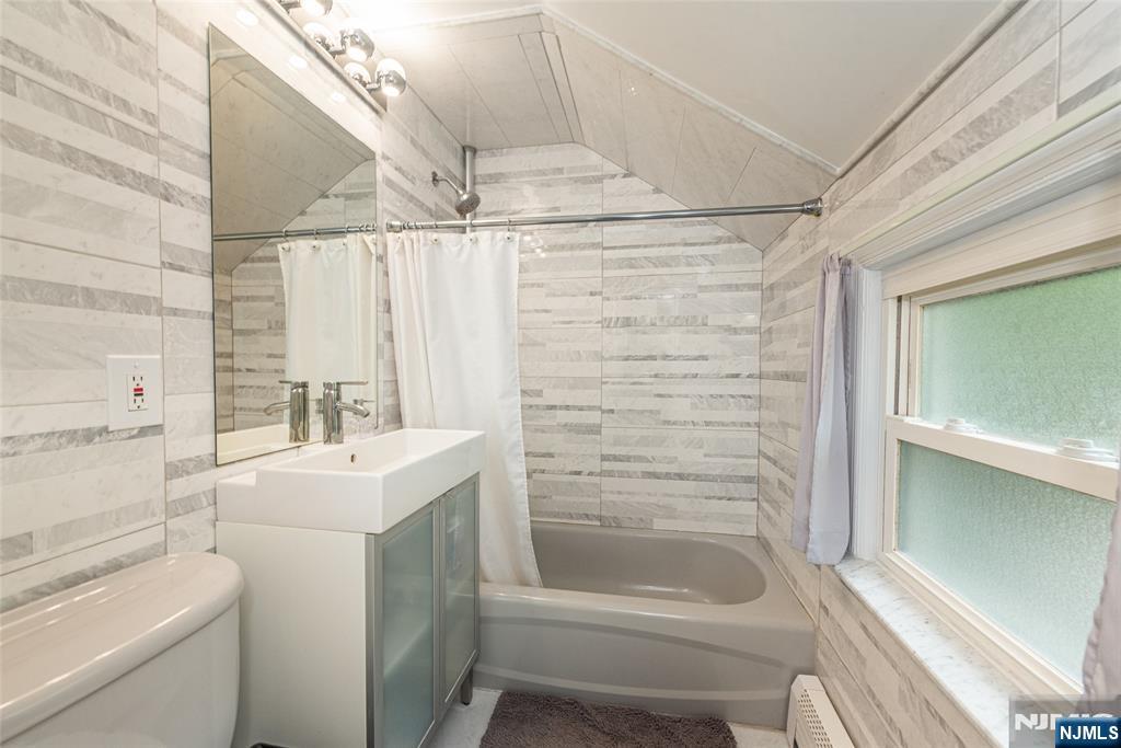 17 Highland Road Bloomingdale, NJ 07403 - Photo 20 of 36 Gallery Image 20