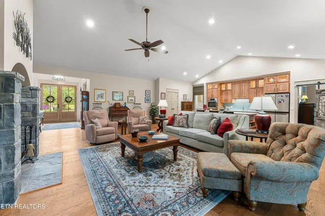 $989,000 | 143 Chestnut Ridge Lane, Crossville, TN 38558