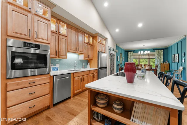 $989,000 | 143 Chestnut Ridge Lane, Crossville, TN 38558