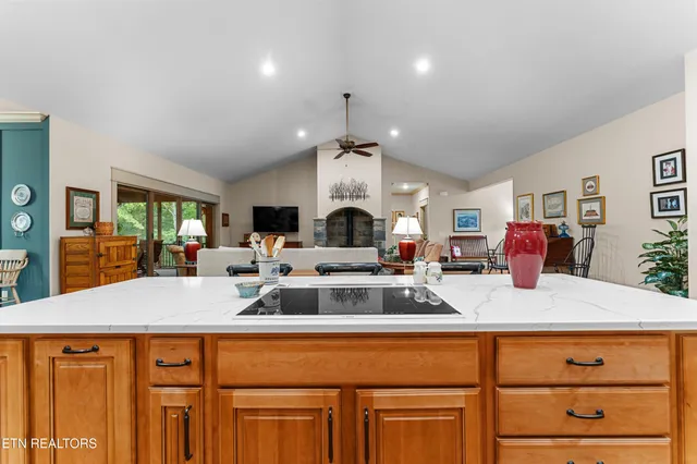 $989,000 | 143 Chestnut Ridge Lane, Crossville, TN 38558