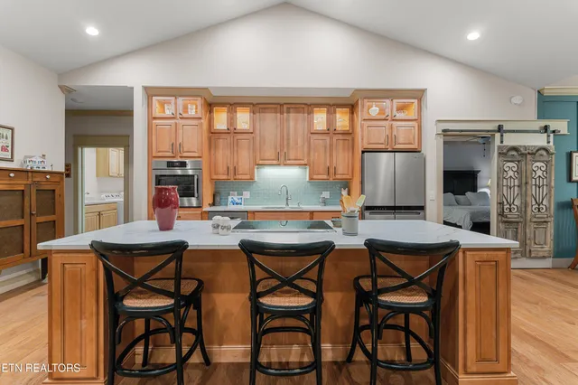 $989,000 | 143 Chestnut Ridge Lane, Crossville, TN 38558