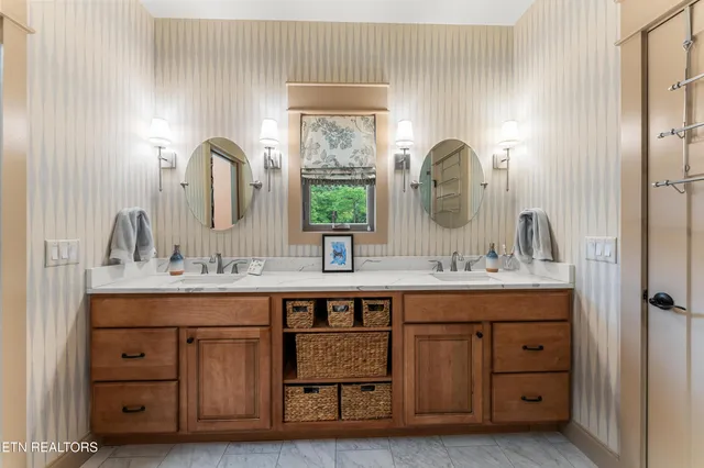 $989,000 | 143 Chestnut Ridge Lane, Crossville, TN 38558