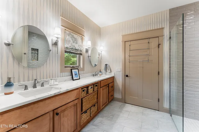 $989,000 | 143 Chestnut Ridge Lane, Crossville, TN 38558