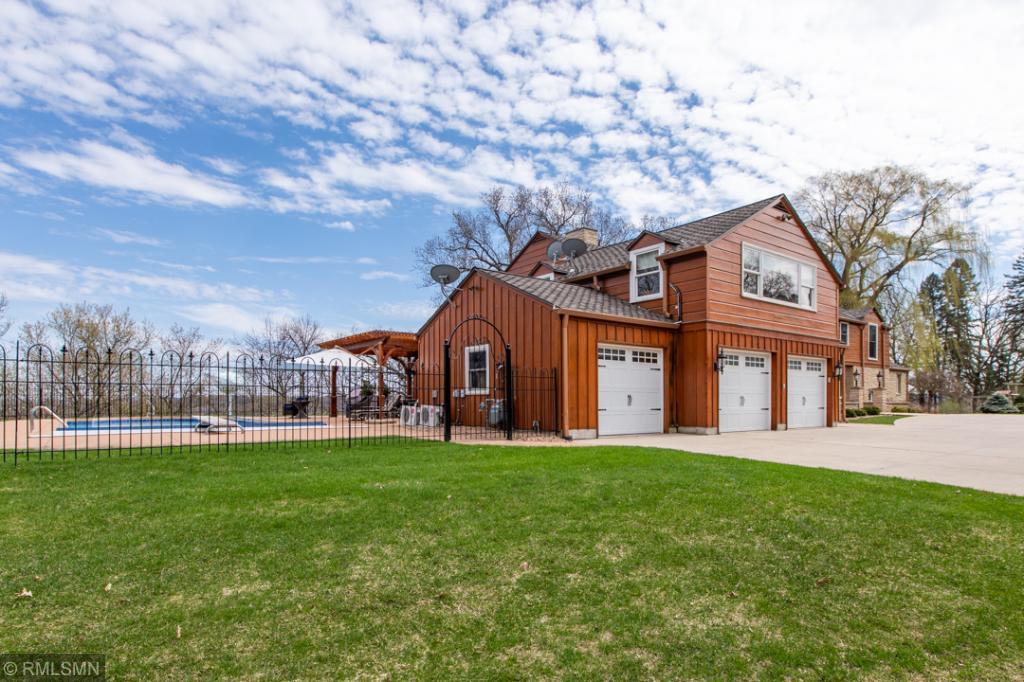 1241 Skyline Drive Southwest Rochester, MN 55902 - Photo 8 of 69