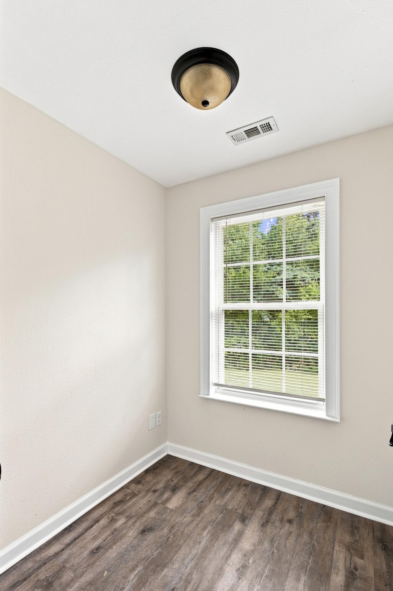 959 Lower Mill Road Hixson, TN 37343 - Photo 24 of 34 Office/nook