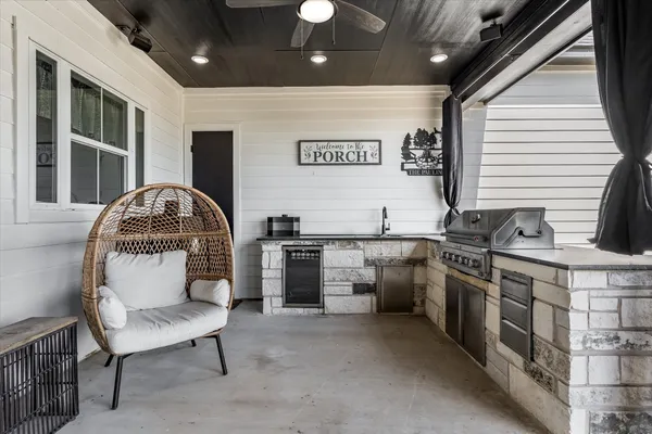 $899,500 | 224 Kellog, Fischer, TX 78623