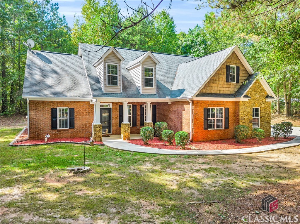 118 Walkers Way Commerce, GA 30530 - Photo 1 of 66