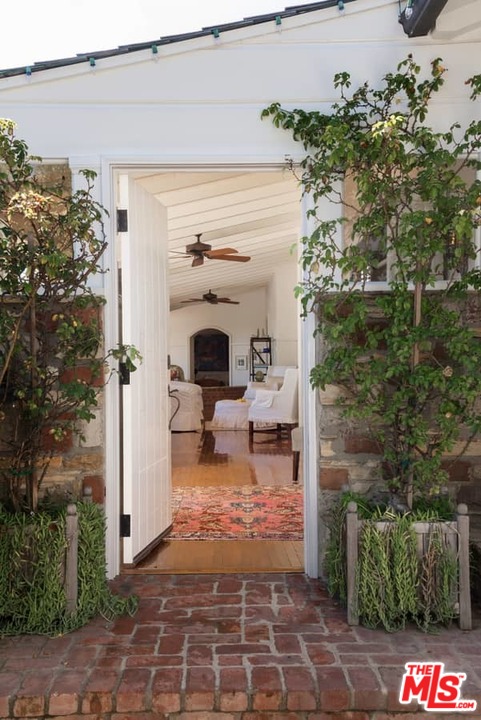 1766 Westridge Road Los Angeles, CA 90049 - Photo 3 of 54