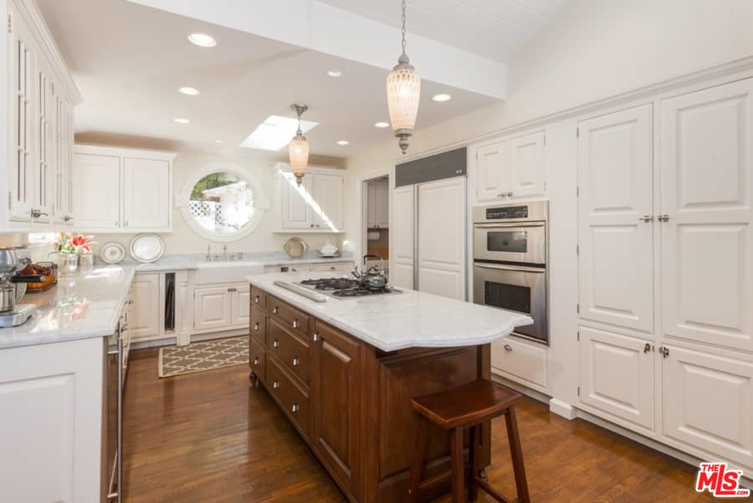 1766 Westridge Road Los Angeles, CA 90049 - Photo 23 of 54