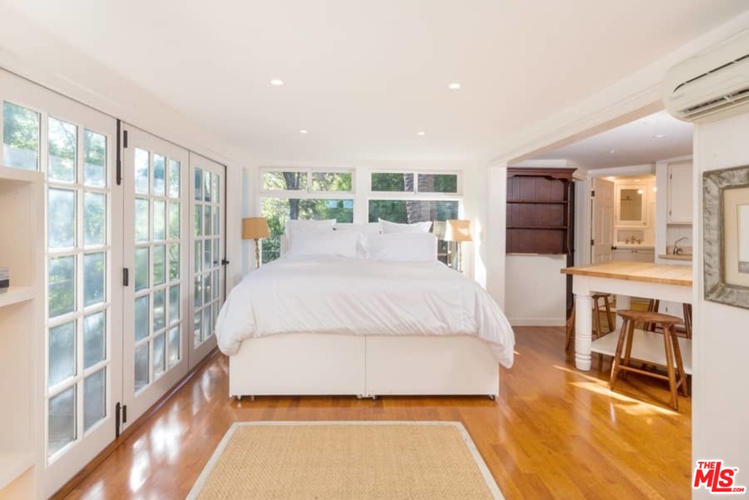 1766 Westridge Road Los Angeles, CA 90049 - Photo 53 of 54