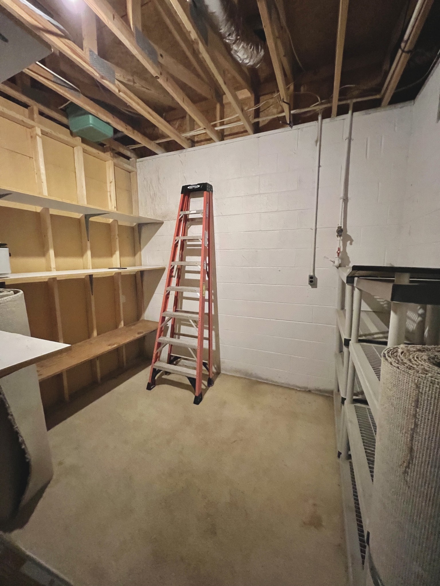 506 New Center Church Road Shelbyville, TN 37160 - Photo 39 of 44 a view of a room with gym equipment