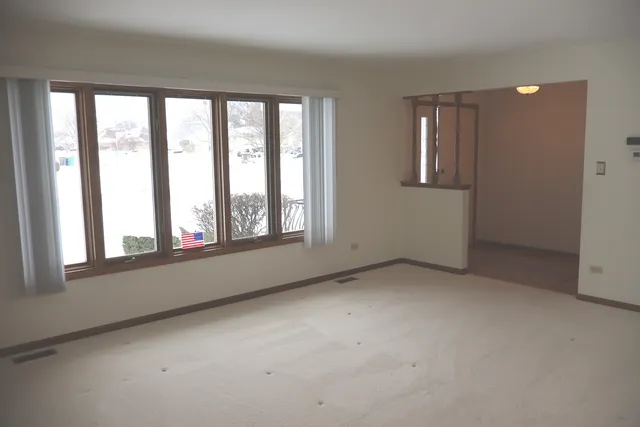 $324,900 | 10551 Eagle Ridge Drive, Unit 127, Orland Park, IL 60467