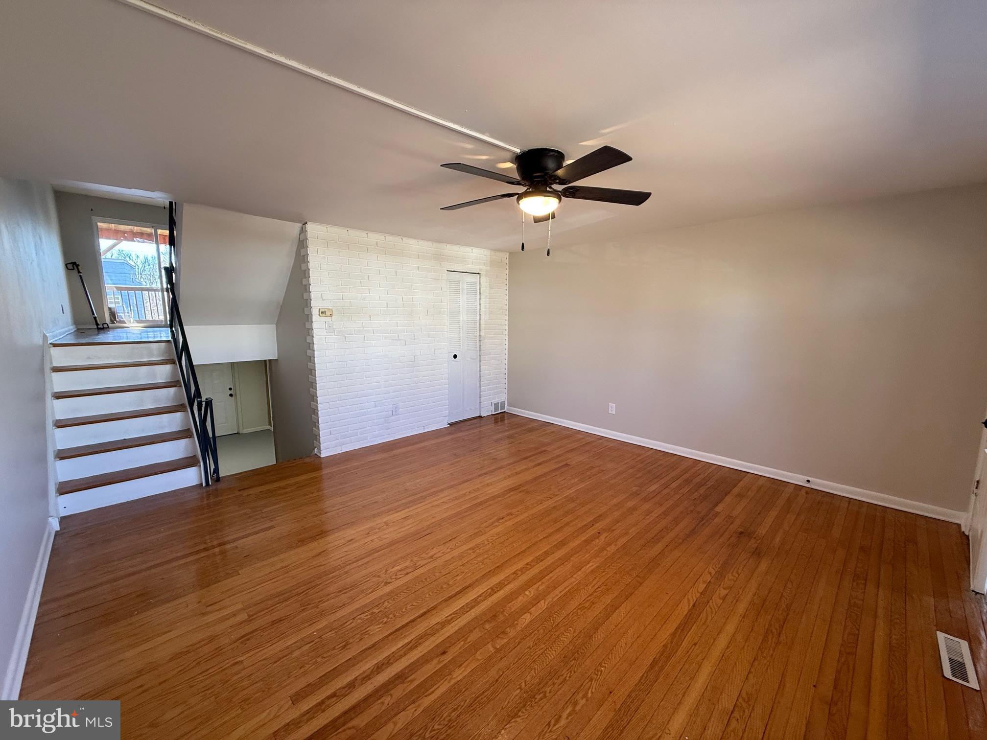 876 Andover Road Lansdale, PA 19446 - Photo 5 of 18 Living Room