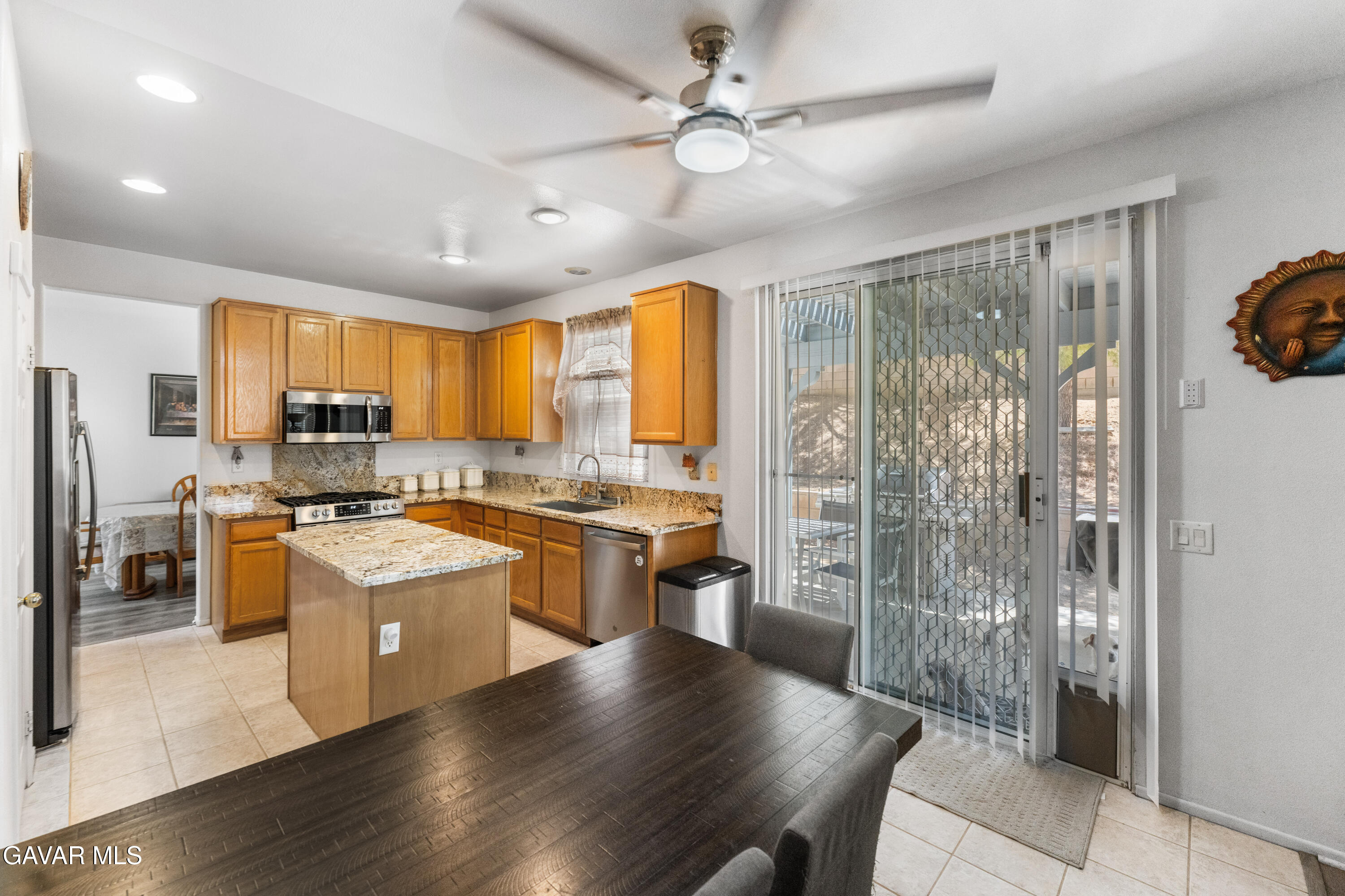 4040 Cobble Court Palmdale, CA 93551 - Photo 11 of 41 DSC07348