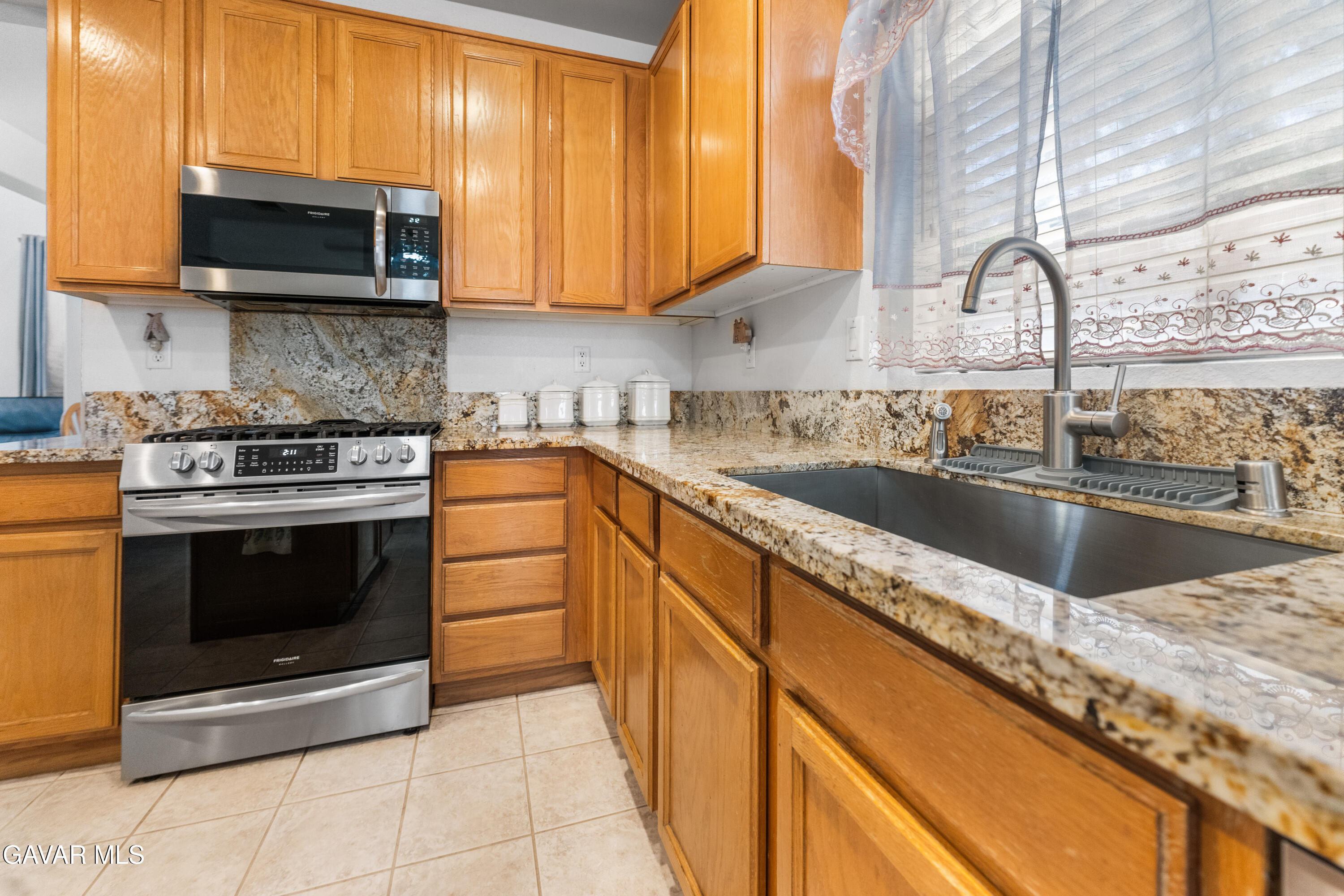 4040 Cobble Court Palmdale, CA 93551 - Photo 10 of 41 DSC07345