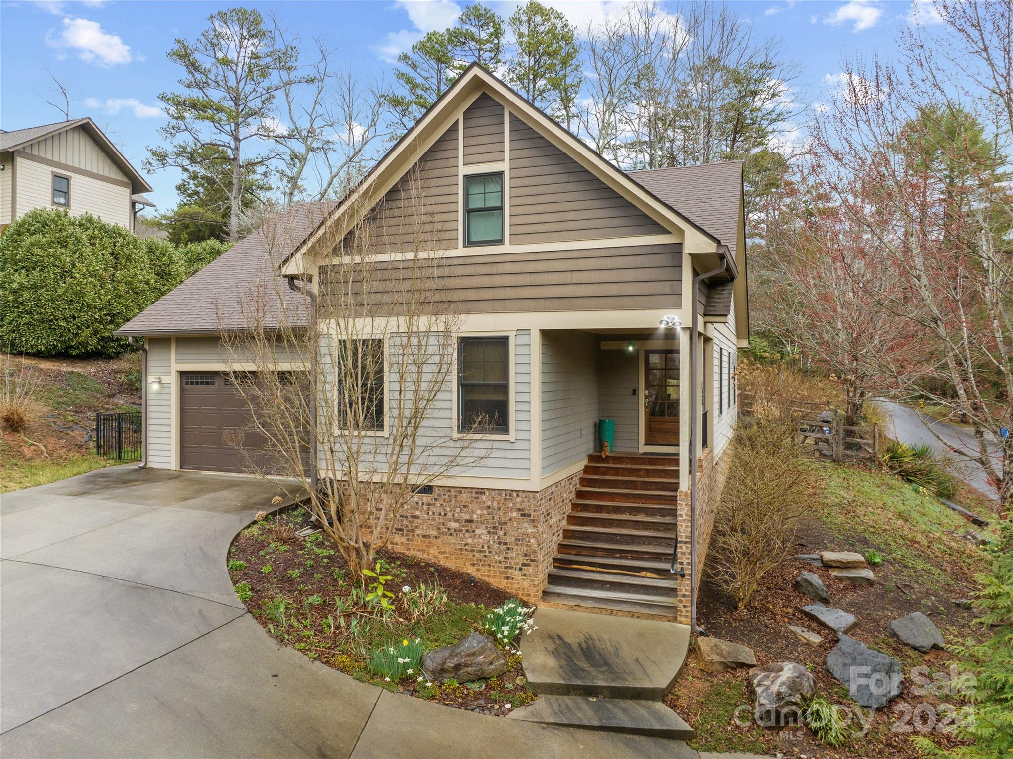 120 Bell Road Asheville, NC 28805 - Photo 1 of 34 Gallery Image 1