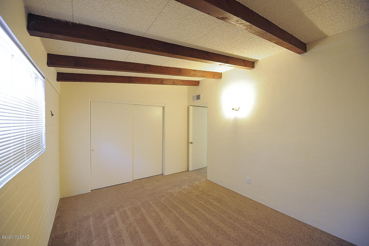 5901 North Oracle Road Tucson, AZ 85704 - Photo 13 of 17