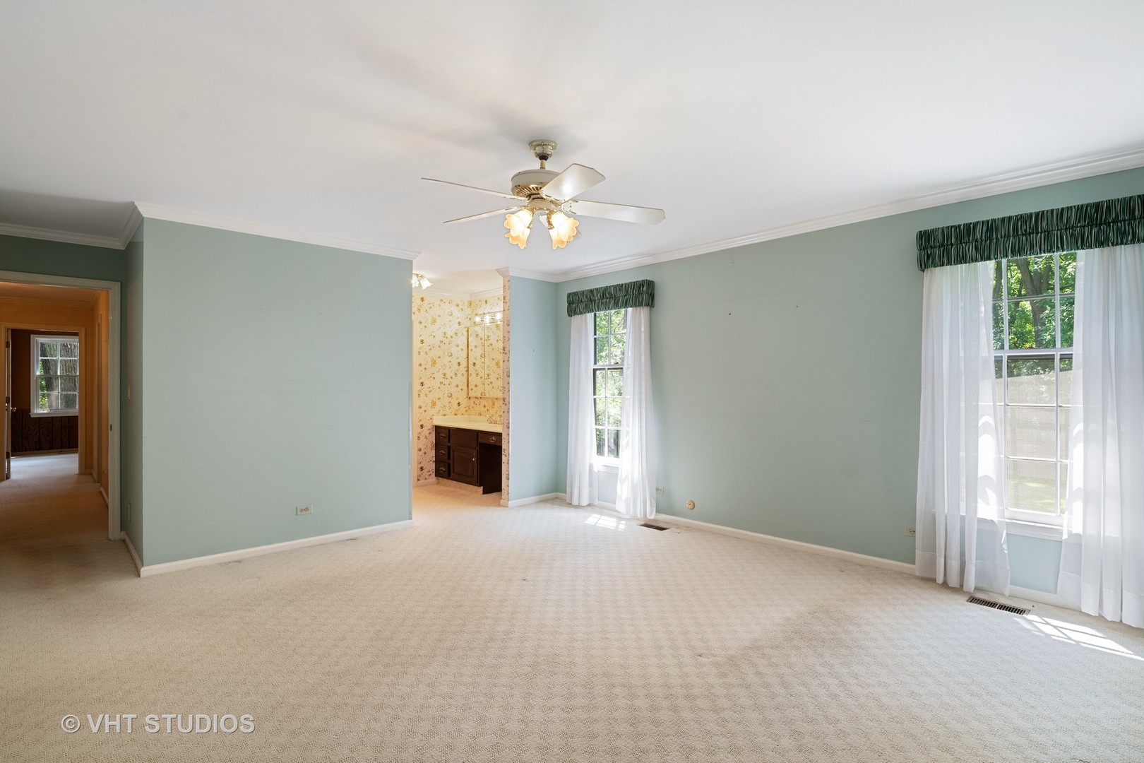 60 North Ridge Road Lake Forest, IL 60045 - Photo 20 of 36 a view of an empty room with a window