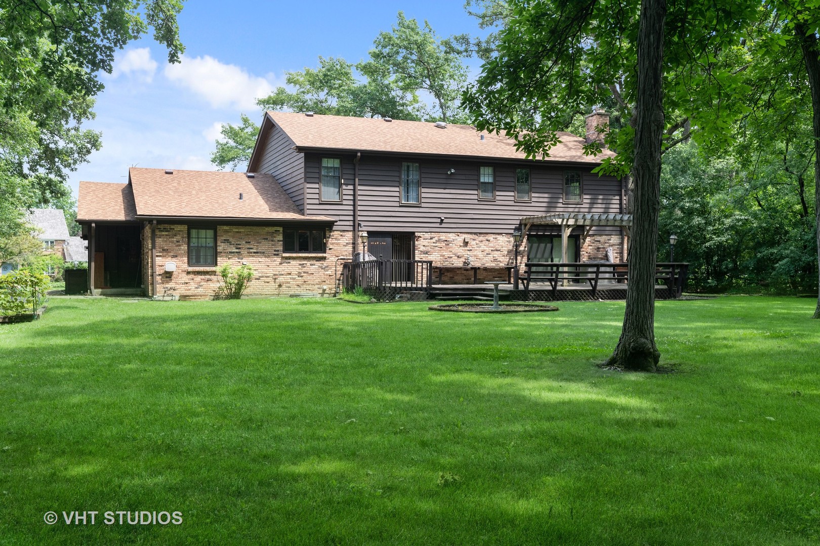 60 North Ridge Road Lake Forest, IL 60045 - Photo 28 of 36 a front view of a house with a yard