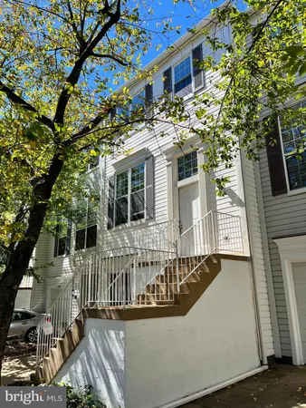 $3,295 | 5106 Observation Way, Alexandria, VA 22312