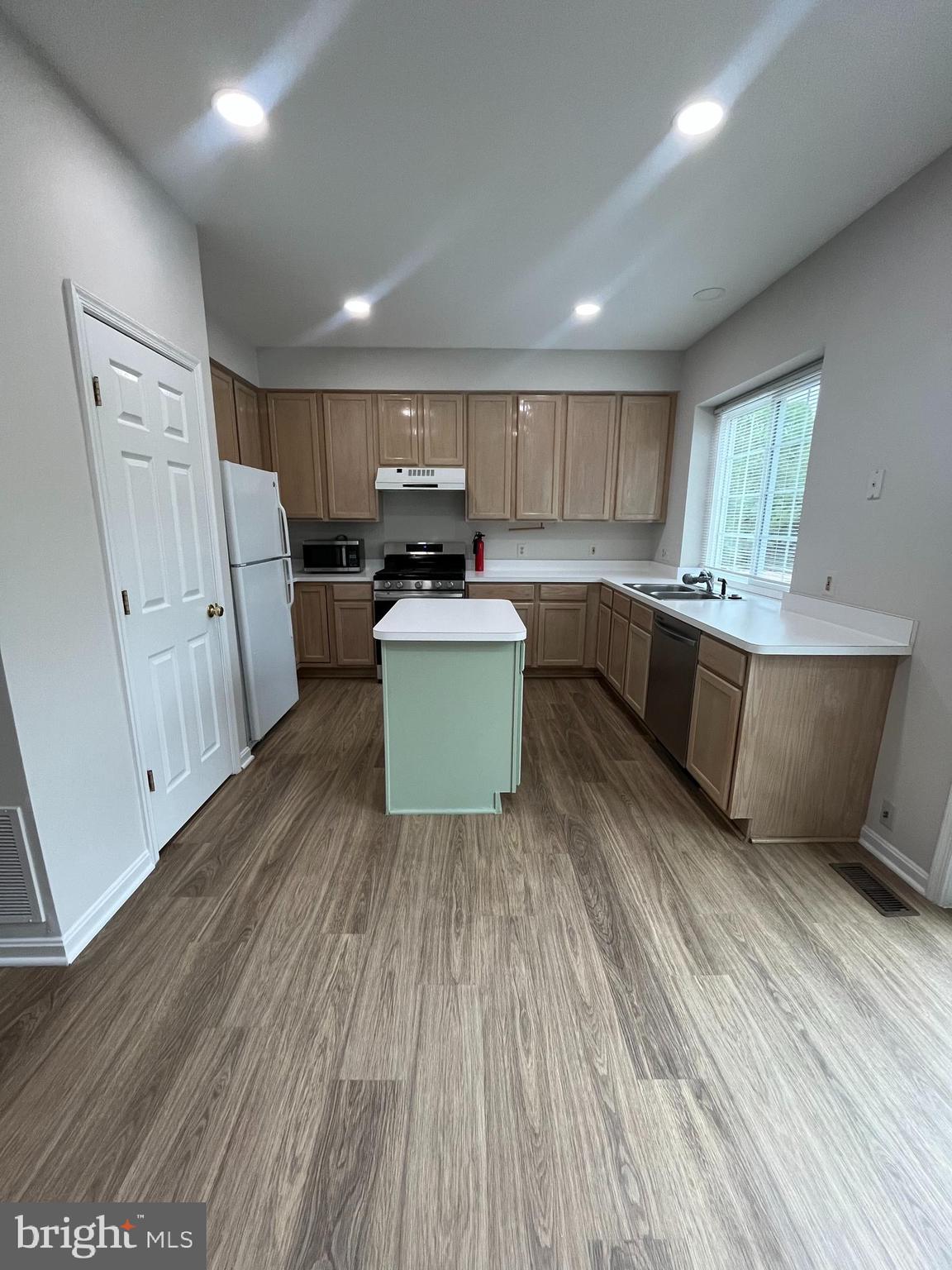 5106 Observation Way Alexandria, VA 22312 - Photo 11 of 31 Kitchen