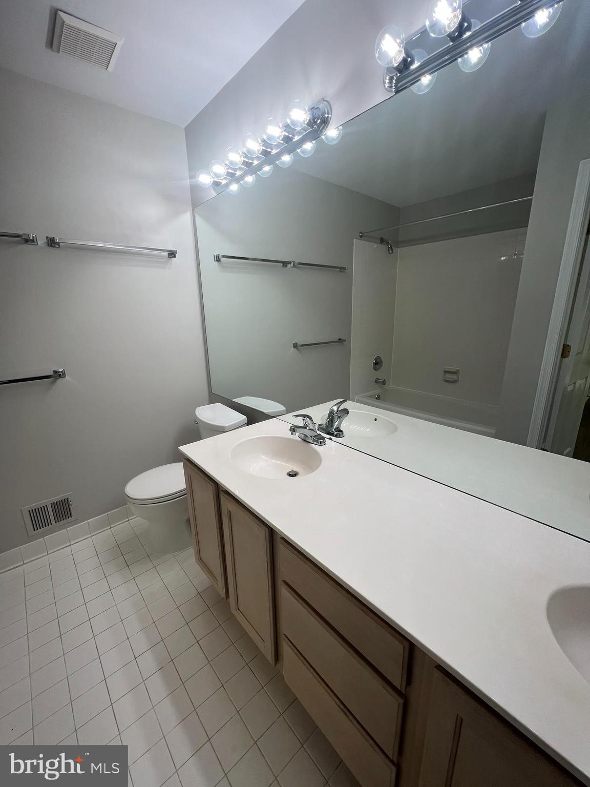 5106 Observation Way Alexandria, VA 22312 - Photo 17 of 31 Primary bathroom 1