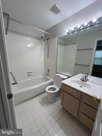 $3,295 | 5106 Observation Way, Alexandria, VA 22312