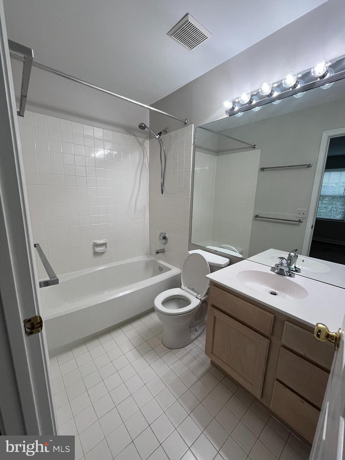 5106 Observation Way Alexandria, VA 22312 - Photo 22 of 31 Primary bathroom 2
