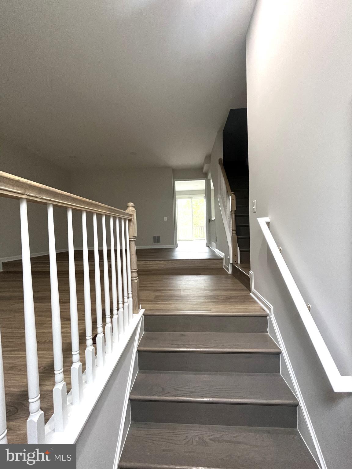 5106 Observation Way Alexandria, VA 22312 - Photo 3 of 31 Foyer