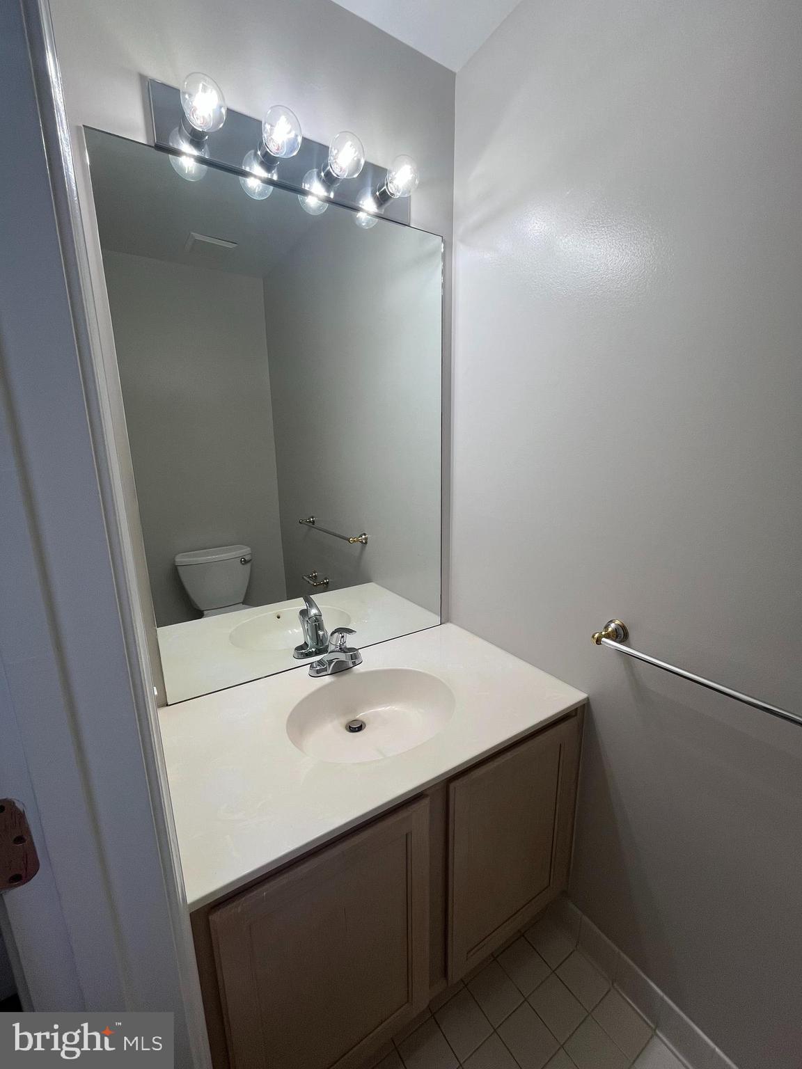 5106 Observation Way Alexandria, VA 22312 - Photo 4 of 31 Half Bath
