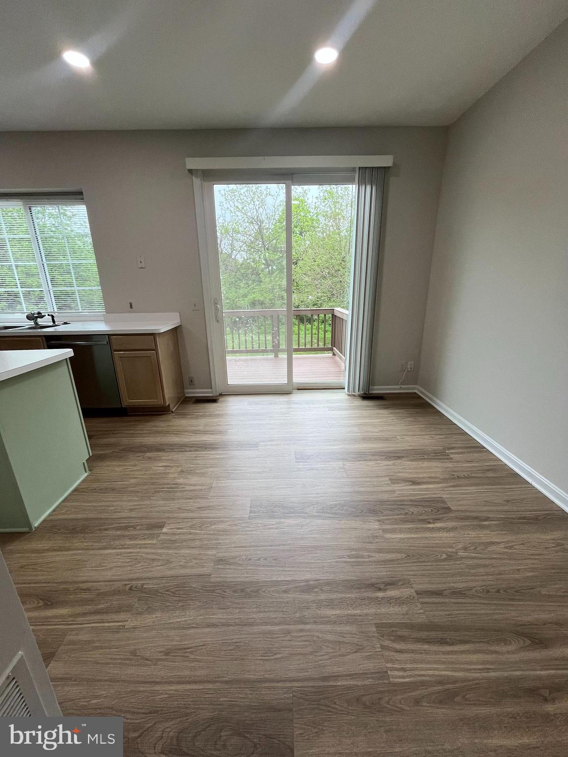 5106 Observation Way Alexandria, VA 22312 - Photo 8 of 31 Dining area