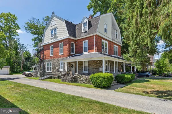 $1,150 | 107 Walnut Avenue, Unit 2, Ardmore, PA 19003