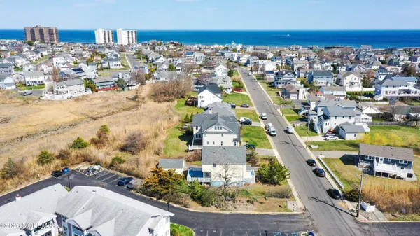 $1,399,000 | 47 Valentine Street, Monmouth Beach, NJ 07750