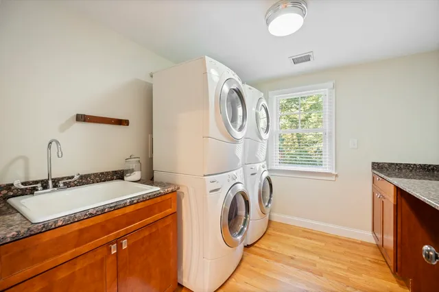 $2,575,800 | 137 Fairoaks Lane, Cohasset, MA 02025