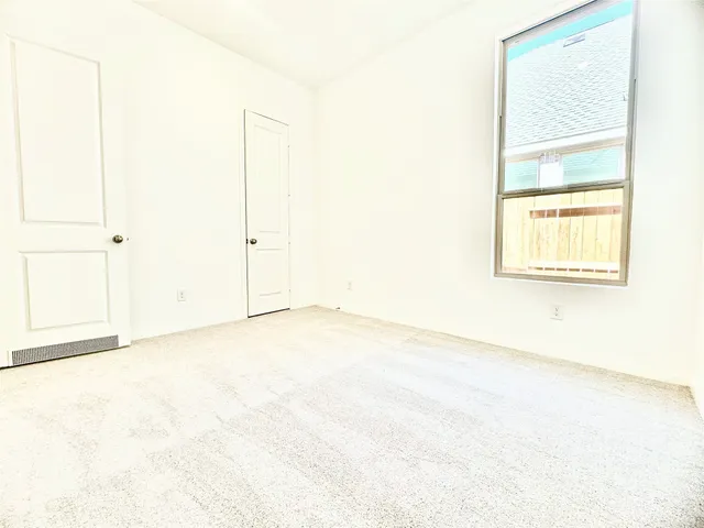 a picture of a field