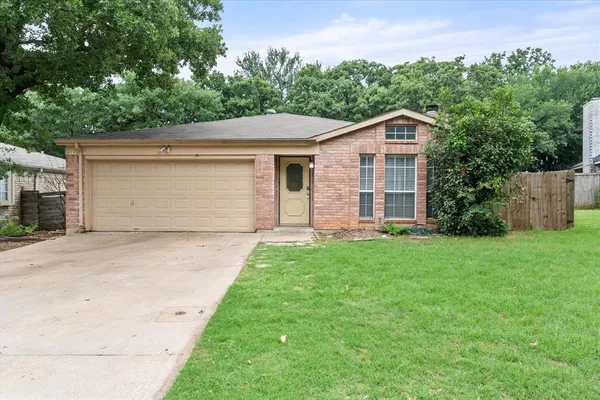 $2,125 | 1217 Hidden Creek Drive, Mansfield, TX 76063