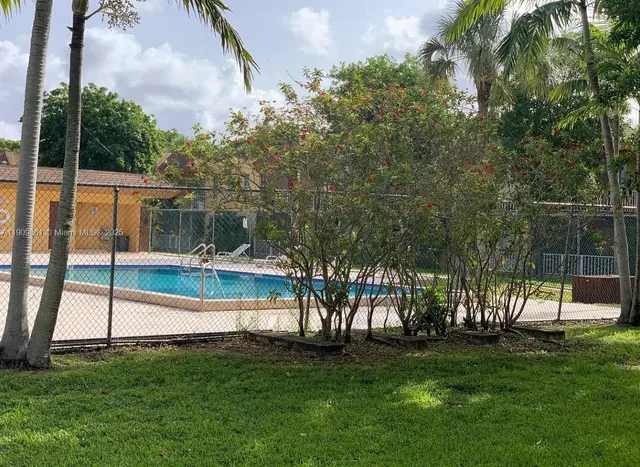 $2,800 | 13700 Southwest 62nd Street, Unit 131, Miami, FL 33183