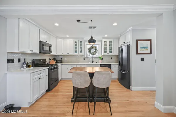 $739,999 | 33 Memorial Parkway, Atlantic Highlands, NJ 07716