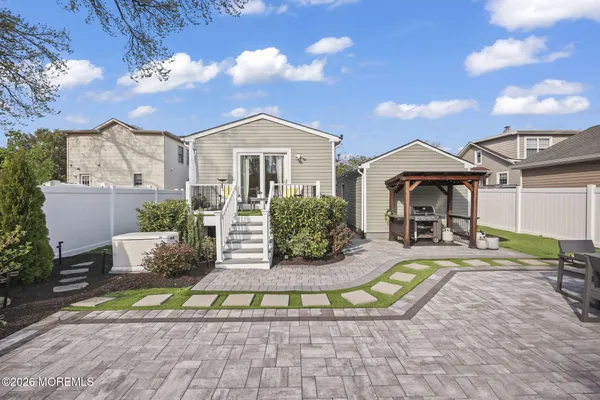 $739,999 | 33 Memorial Parkway, Atlantic Highlands, NJ 07716