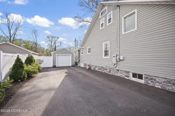 $739,999 | 33 Memorial Parkway, Atlantic Highlands, NJ 07716